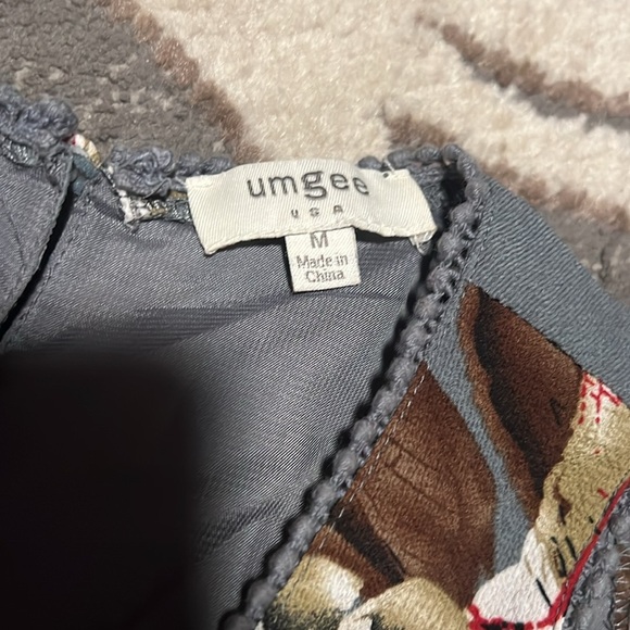 Umgee gray floral dress lined. Excellent condition size medium. - Picture 4 of 5